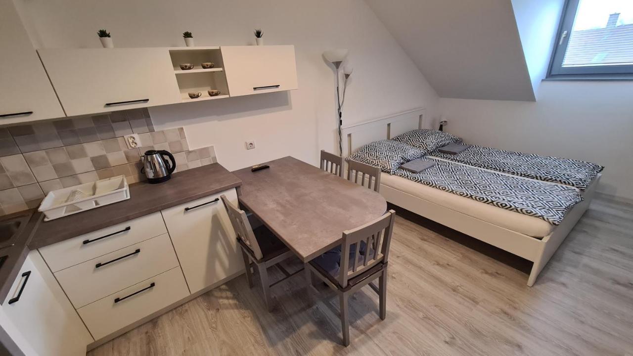 Gyulai-Fuerdo-Apartman Ii. エクステリア 写真
