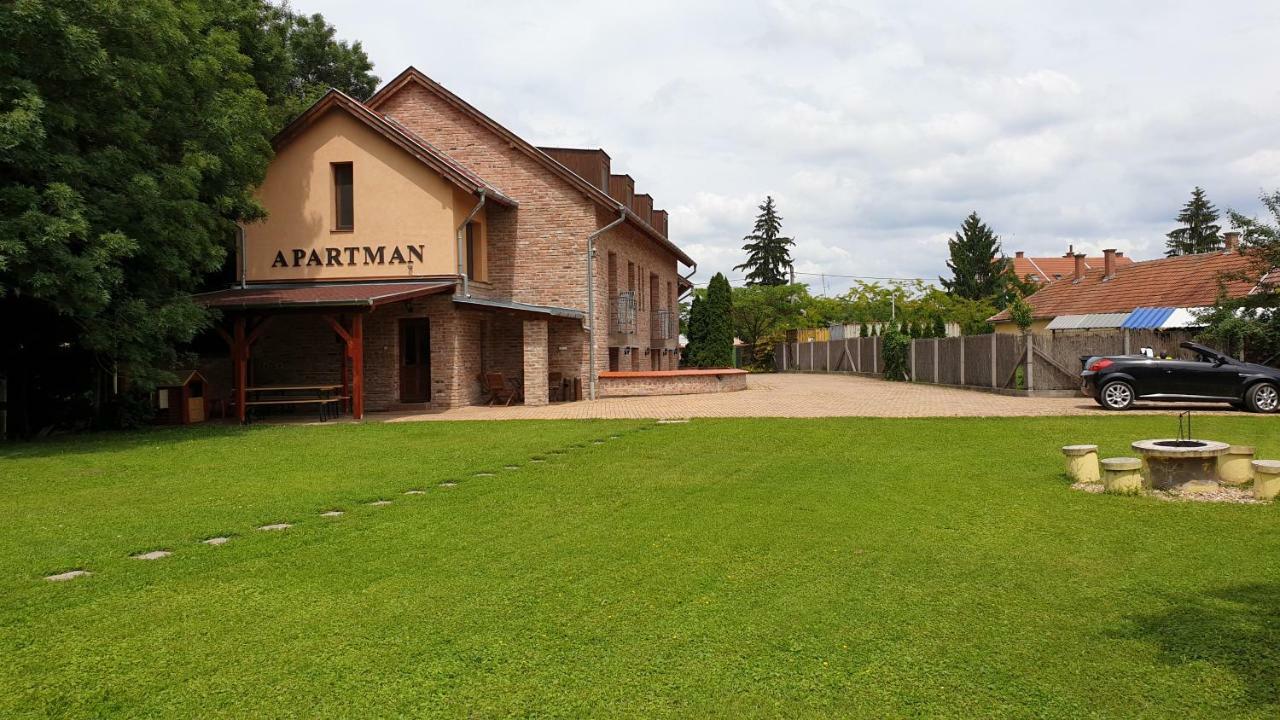 Gyulai-Fuerdo-Apartman Ii. エクステリア 写真