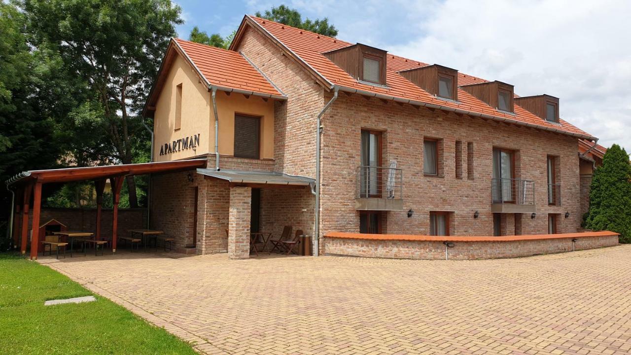 Gyulai-Fuerdo-Apartman Ii. エクステリア 写真