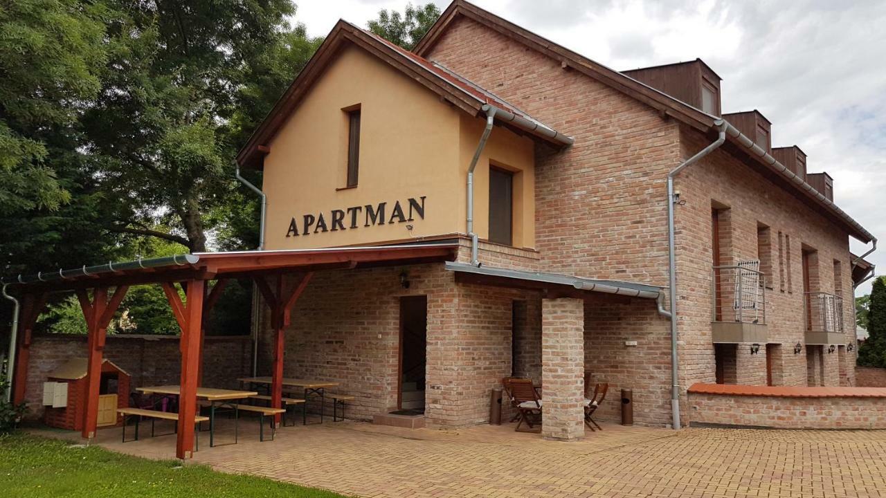 Gyulai-Fuerdo-Apartman Ii. エクステリア 写真